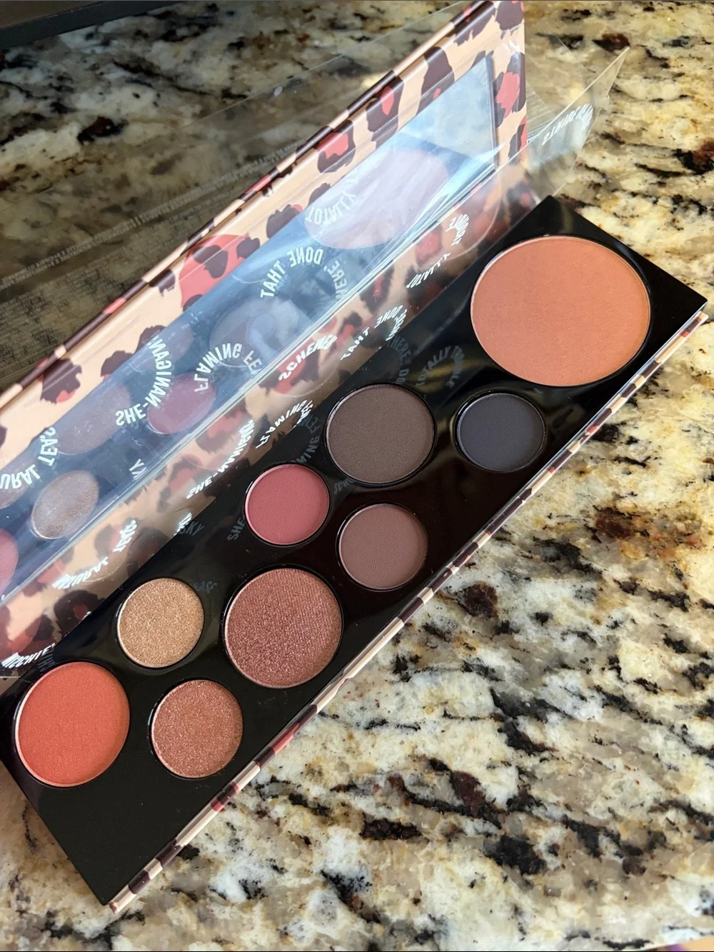 🧸✨Mac Mischief Minx Eyeshadow Palette